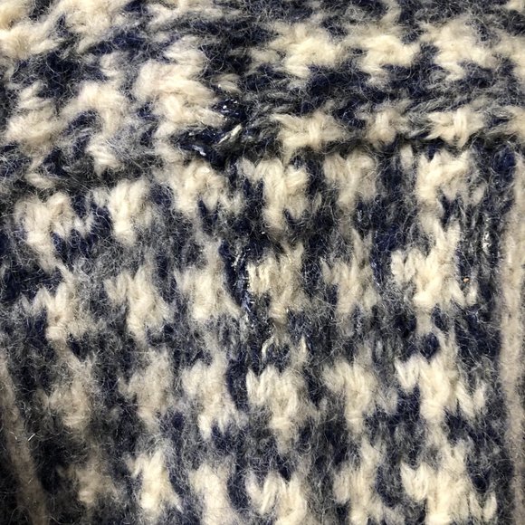 Stunning Vintage 100% Wool Knit Oversized Houndstooth Plaid Crew Sweater Preppy - Picture 8 of 10